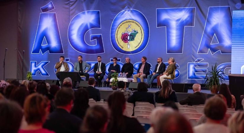 A felnőttek voltak a középpontban ÁGOTA falván, ahol különleges szakmai konferenciát tartottak – galériával