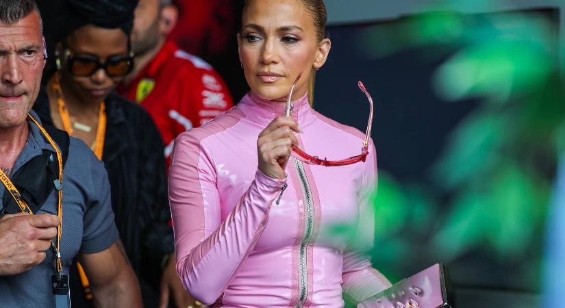 Jennifer Lopez arca megsérült – fotót is mutatott a közösségi oldalán