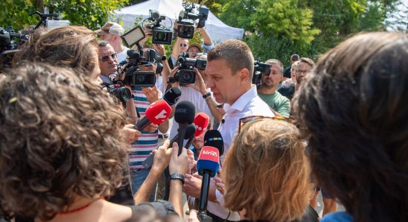 Legsötétebb nap: ezentúl csak ideológiai meggyőződésből lehet hazát árulni, pénzért már nem