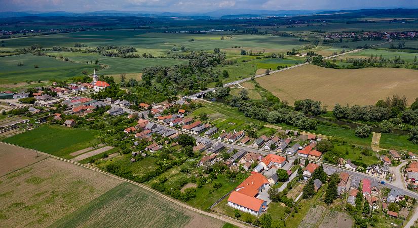 Megnehezíthetik ugyan, de nem tilthatják az önkormányzatok a beköltözést