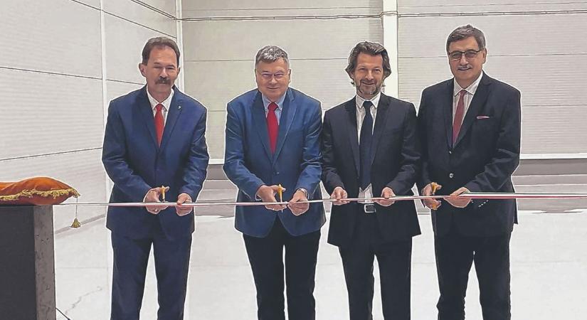 Új raktárcsarnokot avatott fel a Continental Dohányipari Csoport Sátoraljaújhelyen