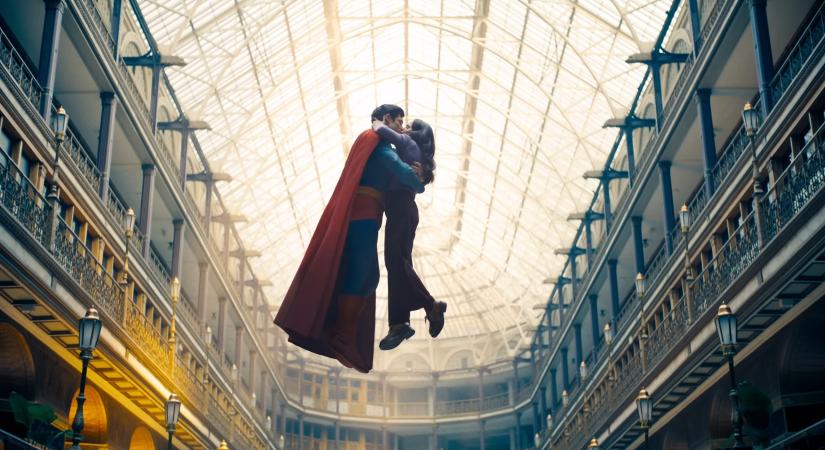 Csak úgy hemzseg a szuperemberektől a Superman nagy előzetese