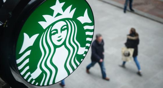Sztrájkolnak a Starbucks dolgozói Amerikában, mert betiltották a mintás ingeket