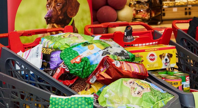 Mancs a bajban! - Sikerrel zárult a SPAR Magyarország és az Országos Állatvédőrség Alapítvány közös állateledel-gyűjtő akciója