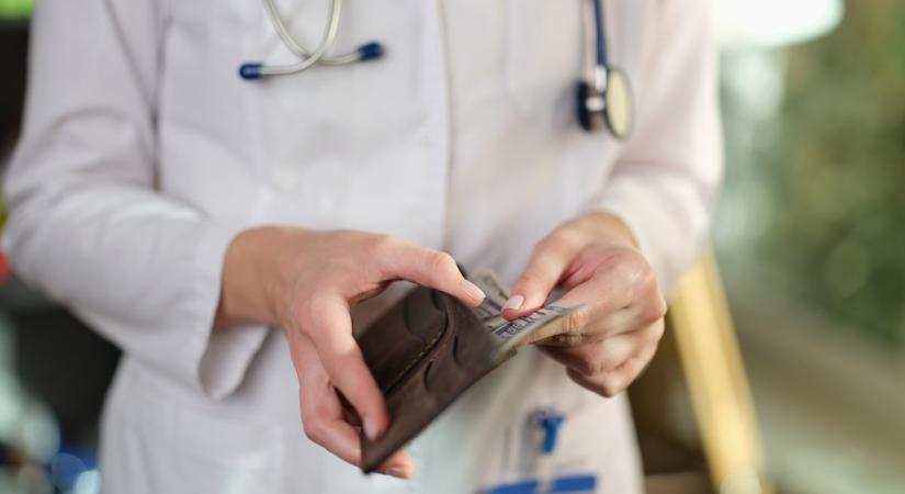 Hálapénz: ajándékot adhat, mutatjuk, mekkora összegben