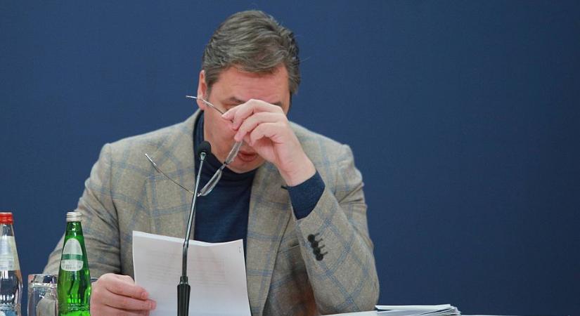 Bűnvádi feljelentést tettek Vučić ellen, mert jogosulatlanul ment be az intenzív osztályon ápolt égési sérültekhez