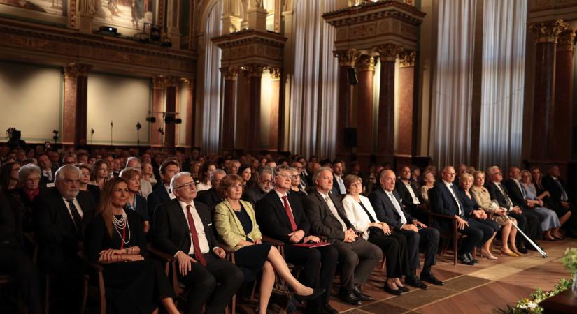 Stipsicz András matematikus, a Rényi Alfréd Matematikai Kutatóintézet igazgatója kapta a XIII. Bolyai-díjat