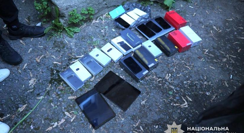Ungváron több mint félmillió hrivnya értékű elektronikai eszközt loptak el