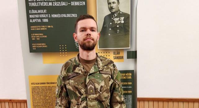 Késelés Debrecenben: a tartalékos katona azonnal segített