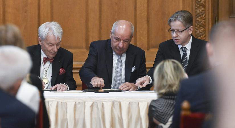 Száz éve született a magyar kultúrtörténet utolsó polihisztora