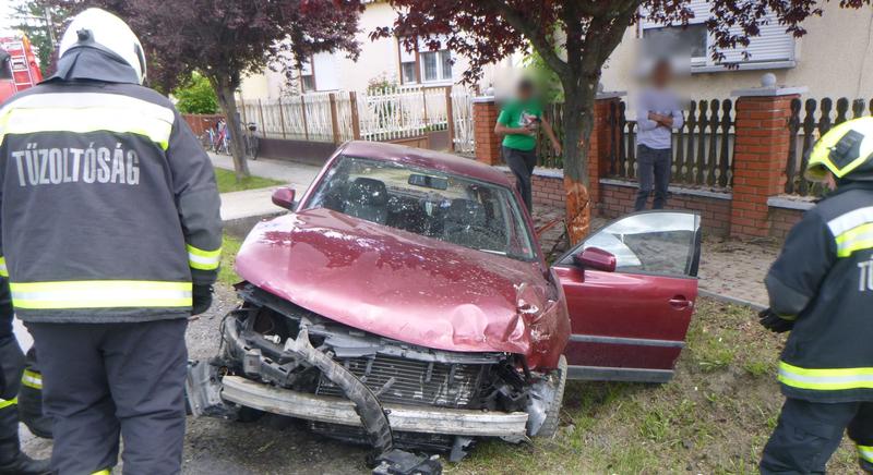 Árokba hajtott egy autó Darányban