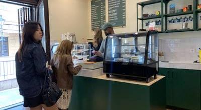 Apró szentély a habos-tiramisus latte szerelmeseinek – A Bazilikánál nyitott új egységet a Flatty