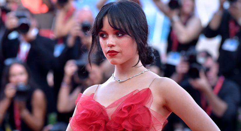 Jenna Ortega bebizonyította, hogy igazi stíluskirálynő