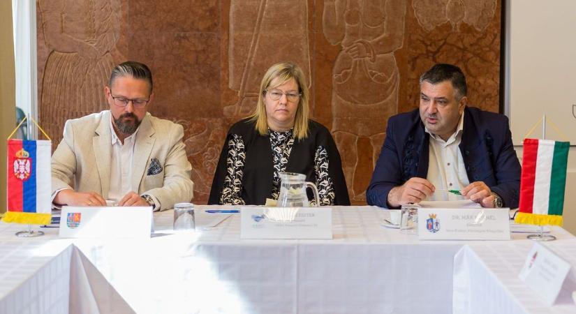 Új vasútvonal tehermentesítené a zsúfolt magyar-szerb határátkelőket – galériával