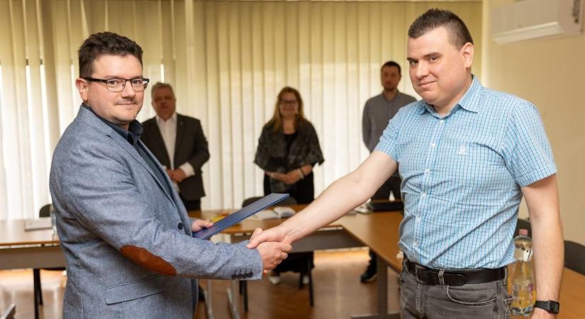 Megvan a pénzügyi iroda vezetője – Varga Zoltán veszi át a stafétát Oroszlányban