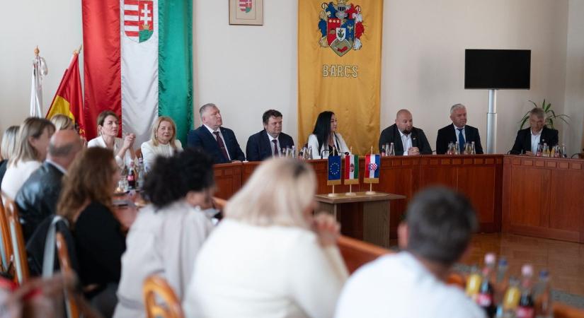 Barcsra hívták a horvát vállalkozókat