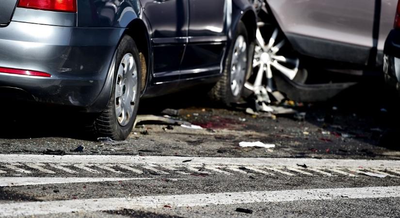 Óriási csattanásra lettek figyelmesek Cserkeszőlőn, durva látvány tárult a szemük elé