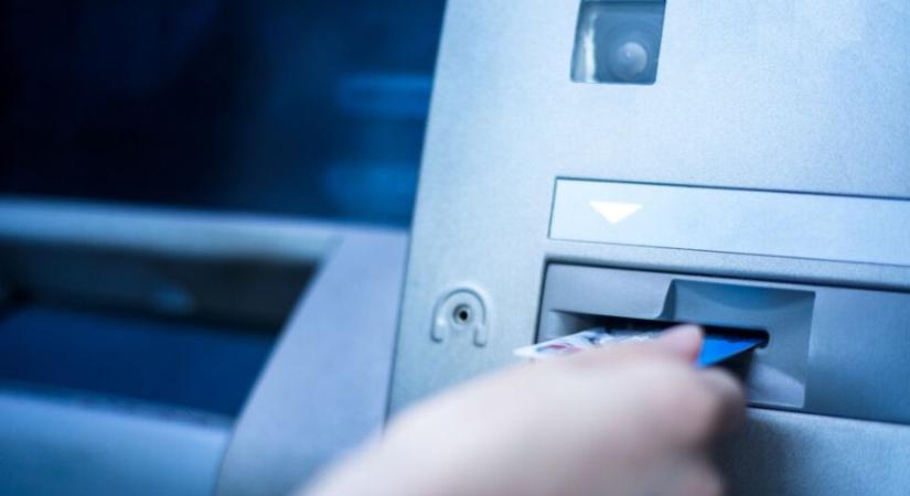 ATM: a tranzakciós illeték sem hárítható át a lakosságra