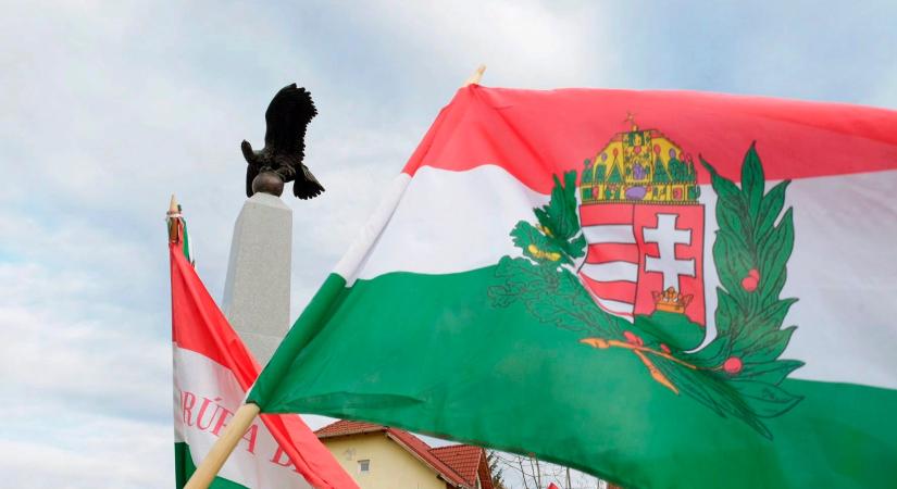 Ez gyors lesz: Kedd reggel Poltot és Hendét megválasztják alkotmánybírónak