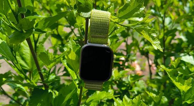 Csinos, okos és már EKG-t is mér: Huawei Watch Fit 4 Pro teszt