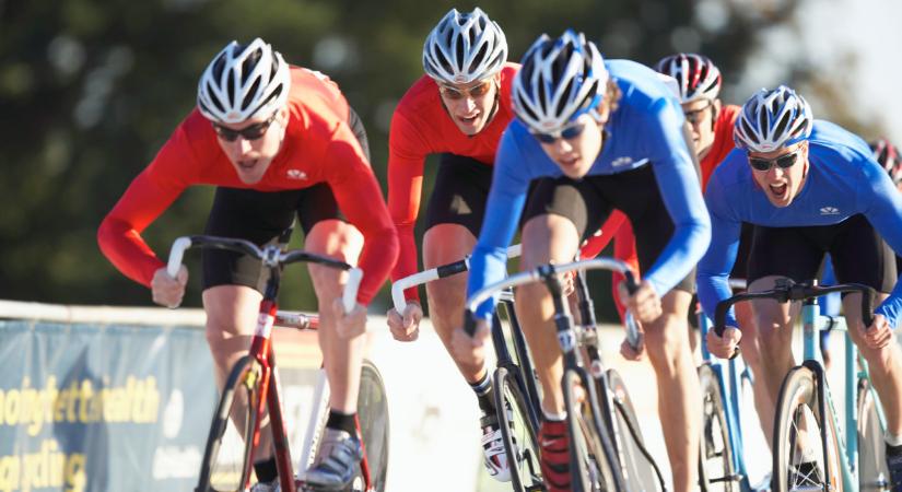 Brutális tömegbaleset történt a Tour de Hongrie-n: videón mutatjuk az incidenst