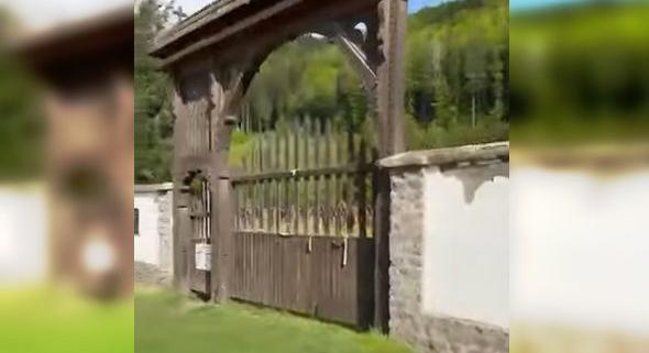Újabb rongálás az úzvölgyi katonatemetőnél – Videó