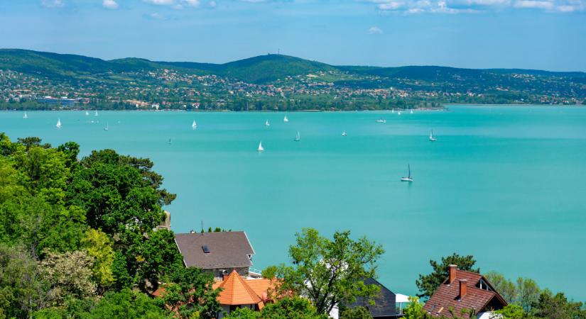 Lélegzetelállító kúriát vásárolt Spilák Klára a Balaton mellett: négy évig tartott a felújítás