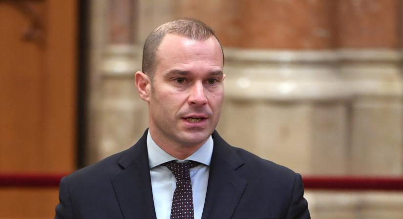 Hollik István: Magyar Péter a hatalomvágyat választotta a hazaszeretet helyett
