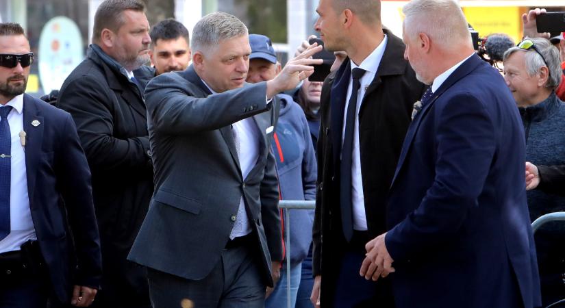 „Nem vagyok bosszúálló, de jogom van tudni, miért lőttek le” – Robert Fico évfordulós beszéde Nyitrabányán