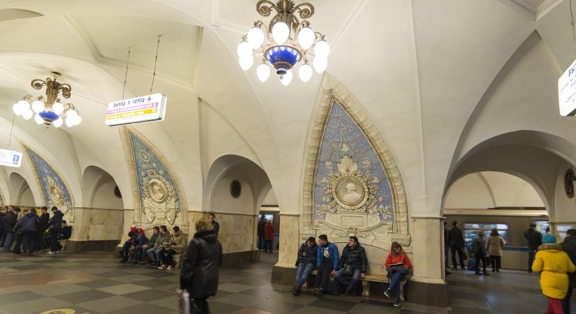 Oroszországba visszatért a Sztálin imádat - megjelent a metróban is - fotó