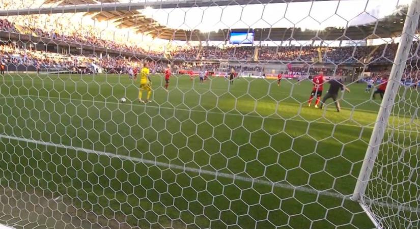 Egy magányos, részeg őrült támadta meg a védőt, félbeszakadt a svéd bajnoki