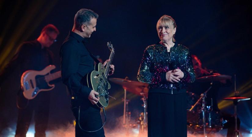 Csodásan fest a címlapon a 80 éves Kovács Kati
