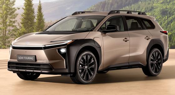 380 lovas új elektromos terepkombi a Toyotától
