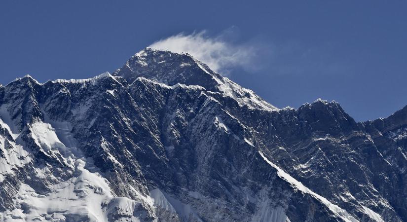 Kettős tragédia történt a Mount Everesten