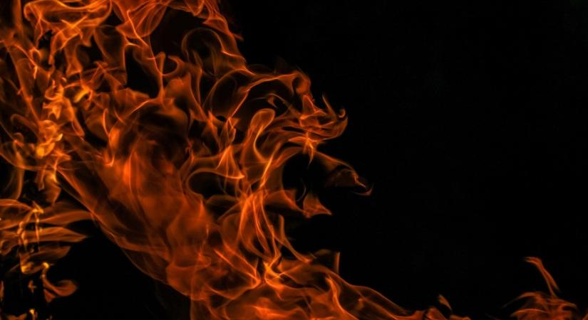Kigyulladt egy mosógép Hajdúböszörményben, negyven lakó hagyta el az otthonát