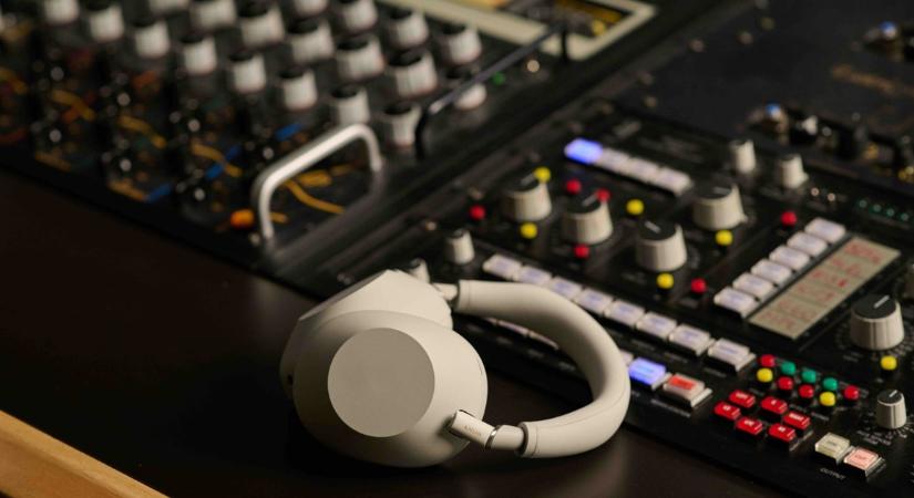 A Sony új zajszűrős fejhallgatója rá se hederít a környezeti ricsajra, mindig jól szól