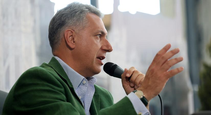 Lázár János: ez nem a demokrácia lábbal tiprása, pont ellenkezőleg