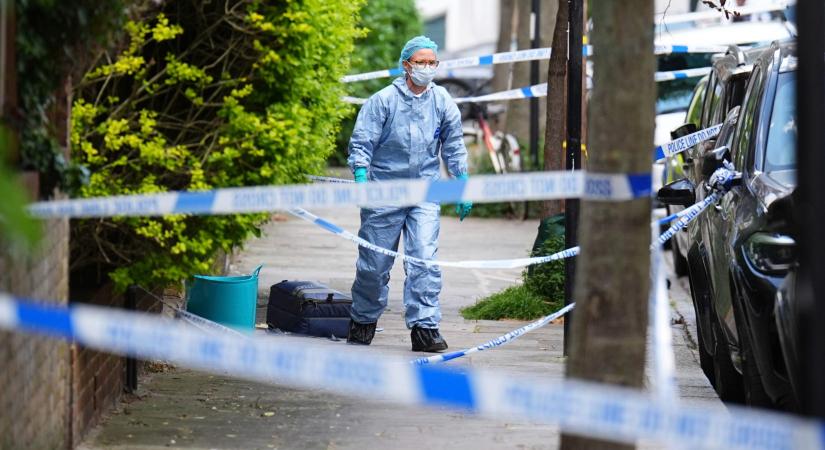 Egy piromániás ukrán fiatalt gyanúsítanak Starmer brit kormányfő londoni házának felgyújtásával, már őrizetbe is vették