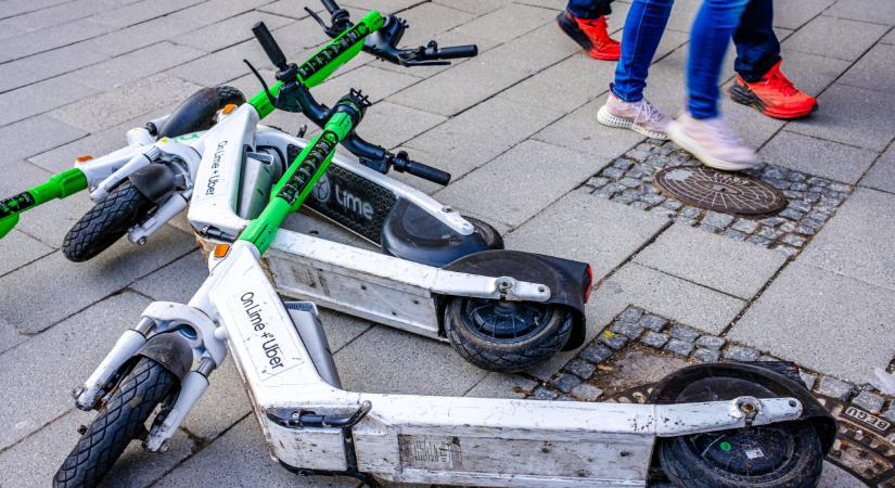 Döbbenet, milyen sok sérülést okoznak az e-rolleresek: ezzel valamit kezdeni kell