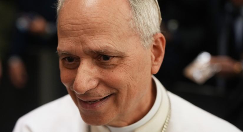 Mit jelképeznek XIV. Leó címerének szimbólumai? v