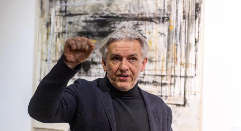 „Mi a szabadság pártján maradunk” – Alföldi Róbert, Kepes András és Ungváry Krisztián is kiállt az Orbán-kormány átláthatóságinak nevezett javaslata ellen