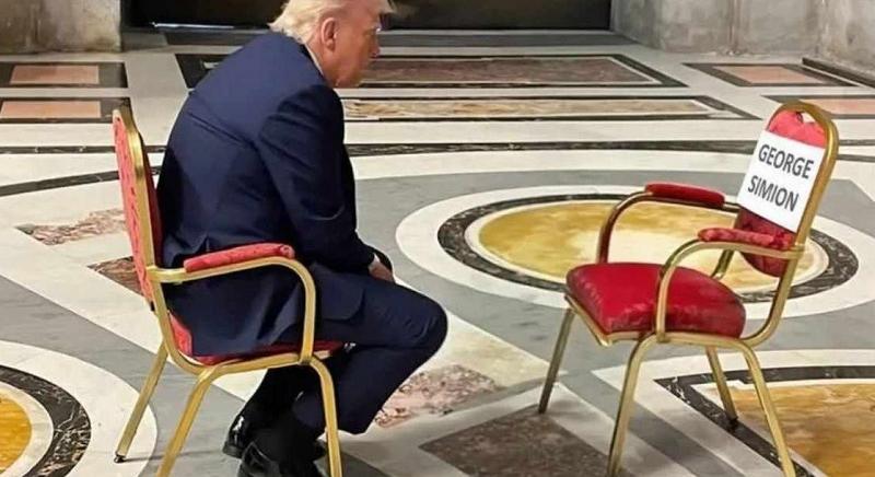 Üres székes mémcunami a választási vitáktól megfutamodó George Simionról