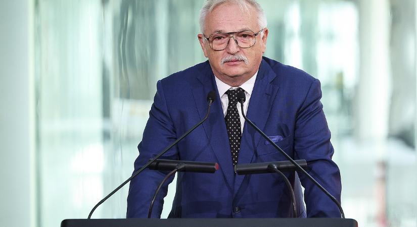 Hernádi: brutálisan drága lenne leválni az orosz olajról