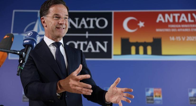 NATO-főtitkár: Putyin hatalmas hibát követett el az ukrajnai tárgyalásokon