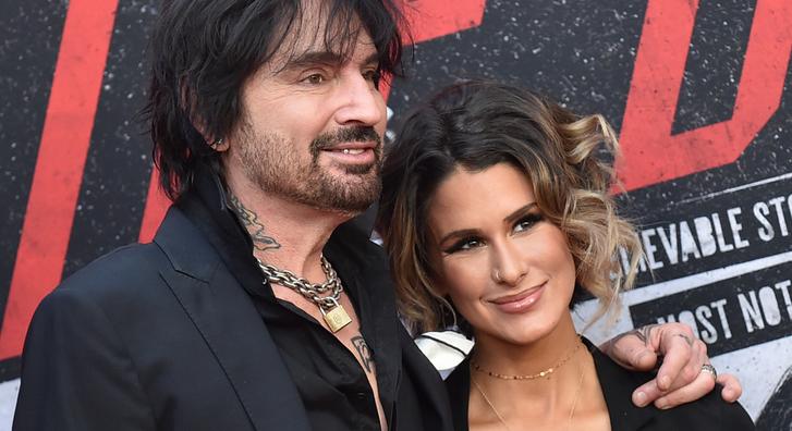 Szakított Tommy Lee és felesége a zenész alkoholproblémái miatt