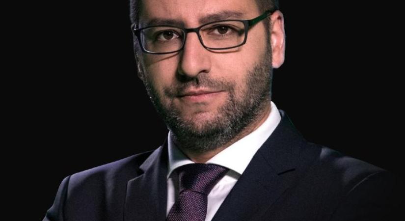 Amikor a Szuverenitásvédelmi Hivatal vezetője pislog, mint hal a szatyorban
