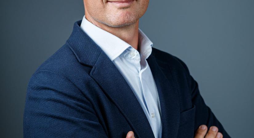 TOVÁBBI 4 ÉVEN ÁT HINORA FERENC A MAGYAR MARKETING SZÖVETSÉG ELNÖKE