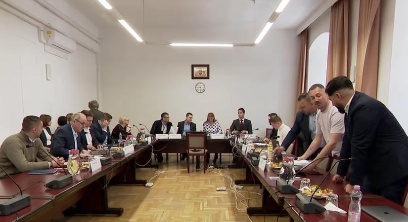 A Tisza párt EP-képviselője nem jelent meg az ügyét vizsgáló bizottsági ülésen  videó