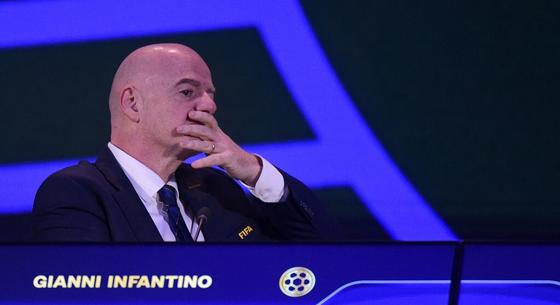 Órákat késett a FIFA elnöke a saját kongresszusáról, Csányi Sándor sem várta meg