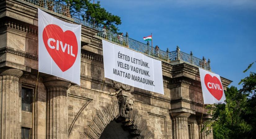 Kapja az ívet rendesen a Fidesz, de bármit is ér-e? – Tiltakozások és kritikák a „átvilágítási” törvénytervezetről